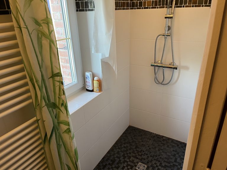 Chambres-4-et-5-salle-eau-partagee